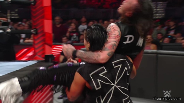 WWE_Raw_06_19_23_Rhea_Ringside_Attacks_Sami_727.jpg