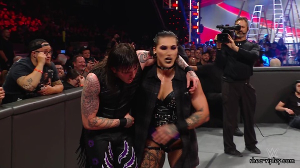 WWE_Raw_06_19_23_Rhea_Ringside_Attacks_Sami_742.jpg