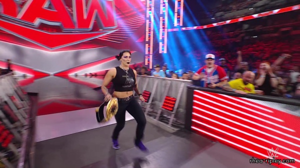WWE_Raw_10_09_23_Nia_vs_Raquel_Rhea_Shayna_Brawl_1043.jpg