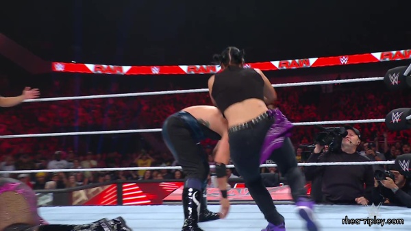 WWE_Raw_10_09_23_Nia_vs_Raquel_Rhea_Shayna_Brawl_1054.jpg
