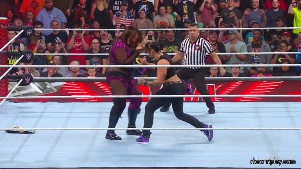 WWE_Raw_10_09_23_Nia_vs_Raquel_Rhea_Shayna_Brawl_1072.jpg