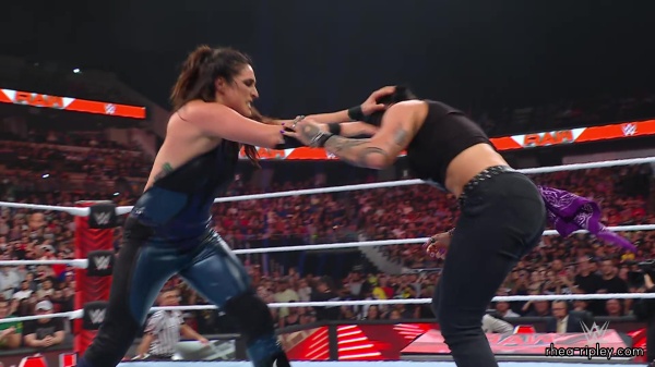 WWE_Raw_10_09_23_Nia_vs_Raquel_Rhea_Shayna_Brawl_1100.jpg