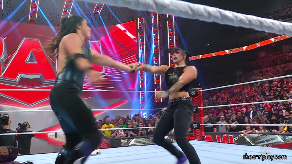 WWE_Raw_10_09_23_Nia_vs_Raquel_Rhea_Shayna_Brawl_1131.jpg
