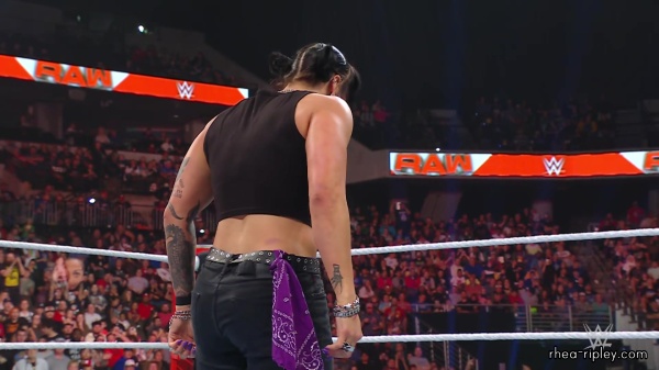 WWE_Raw_10_09_23_Nia_vs_Raquel_Rhea_Shayna_Brawl_1146.jpg