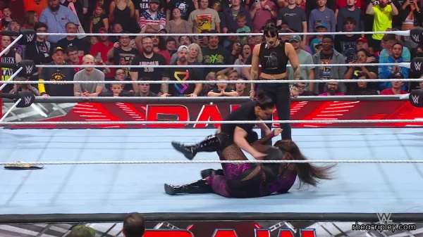 WWE_Raw_10_09_23_Nia_vs_Raquel_Rhea_Shayna_Brawl_1159.jpg