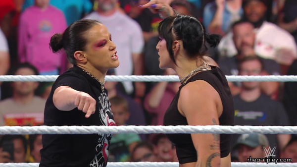 WWE_Raw_10_09_23_Nia_vs_Raquel_Rhea_Shayna_Brawl_1190.jpg