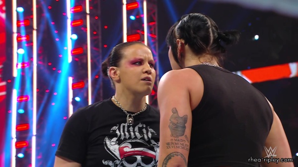WWE_Raw_10_09_23_Nia_vs_Raquel_Rhea_Shayna_Brawl_1196.jpg
