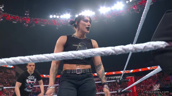 WWE_Raw_10_09_23_Nia_vs_Raquel_Rhea_Shayna_Brawl_1224.jpg