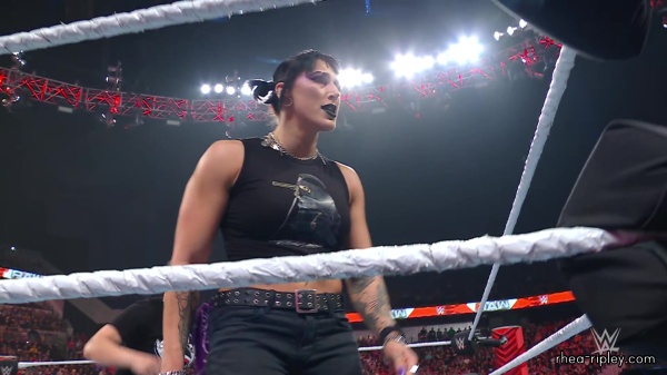 WWE_Raw_10_09_23_Nia_vs_Raquel_Rhea_Shayna_Brawl_1225.jpg