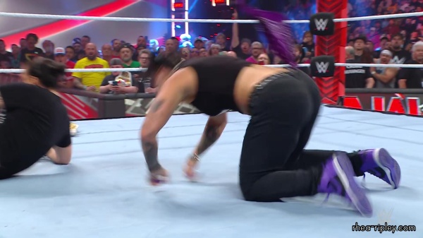 WWE_Raw_10_09_23_Nia_vs_Raquel_Rhea_Shayna_Brawl_1233.jpg