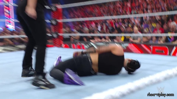 WWE_Raw_10_09_23_Nia_vs_Raquel_Rhea_Shayna_Brawl_1244.jpg