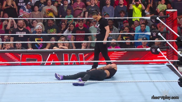 WWE_Raw_10_09_23_Nia_vs_Raquel_Rhea_Shayna_Brawl_1254.jpg