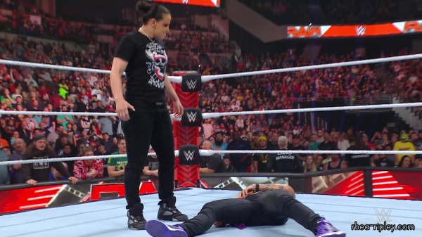 WWE_Raw_10_09_23_Nia_vs_Raquel_Rhea_Shayna_Brawl_1260.jpg