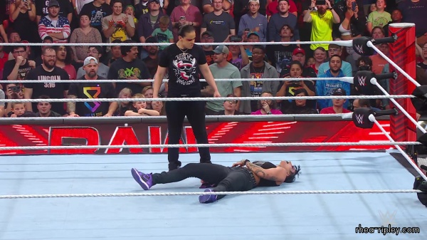 WWE_Raw_10_09_23_Nia_vs_Raquel_Rhea_Shayna_Brawl_1266.jpg