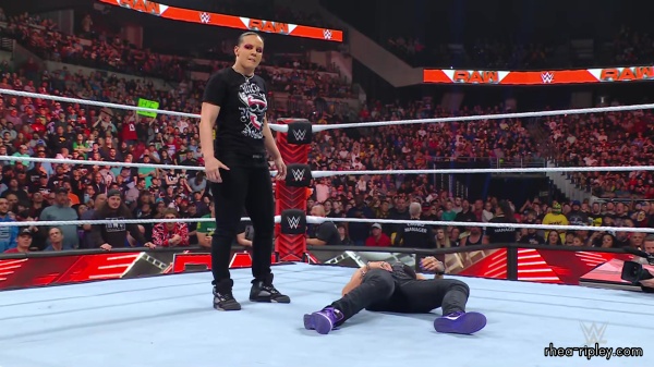 WWE_Raw_10_09_23_Nia_vs_Raquel_Rhea_Shayna_Brawl_1277.jpg