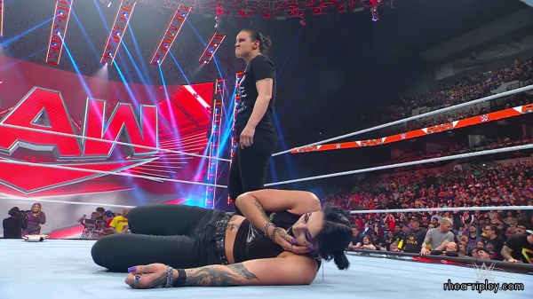 WWE_Raw_10_09_23_Nia_vs_Raquel_Rhea_Shayna_Brawl_1307.jpg