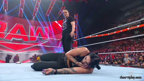 WWE_Raw_10_09_23_Nia_vs_Raquel_Rhea_Shayna_Brawl_1323.jpg