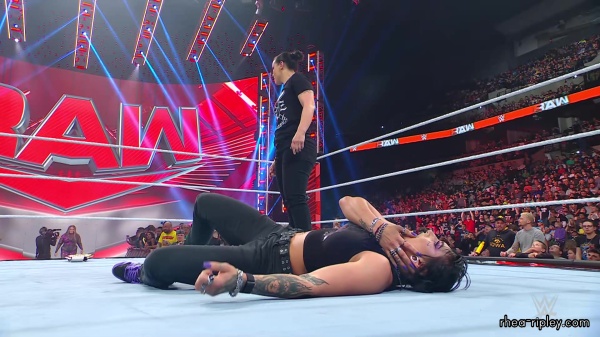 WWE_Raw_10_09_23_Nia_vs_Raquel_Rhea_Shayna_Brawl_1346.jpg