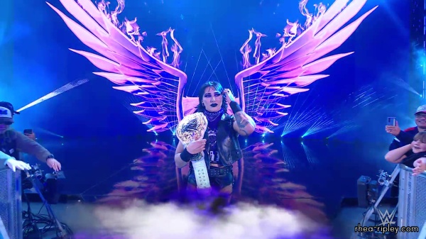 WWE_Raw_10_16_23_Rhea_vs_Shayna_Featuring_Nia_Zoey_0122.jpg