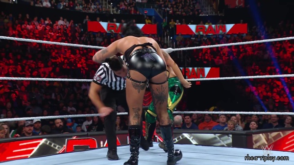 WWE_Raw_10_16_23_Rhea_vs_Shayna_Featuring_Nia_Zoey_0804.jpg
