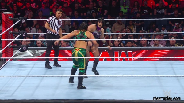 WWE_Raw_10_16_23_Rhea_vs_Shayna_Featuring_Nia_Zoey_1001.jpg