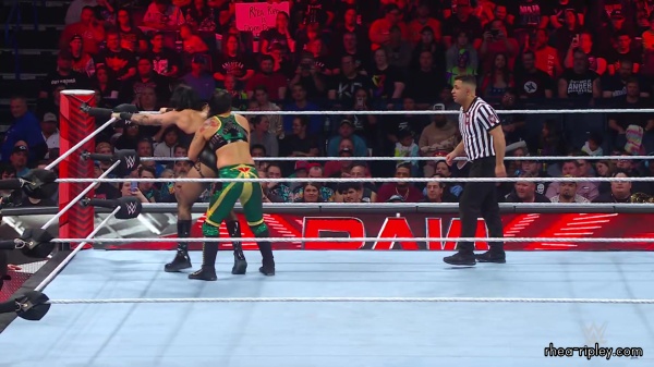 WWE_Raw_10_16_23_Rhea_vs_Shayna_Featuring_Nia_Zoey_1079.jpg