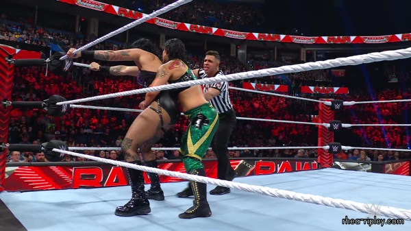 WWE_Raw_10_16_23_Rhea_vs_Shayna_Featuring_Nia_Zoey_1084.jpg