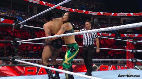 WWE_Raw_10_16_23_Rhea_vs_Shayna_Featuring_Nia_Zoey_1089.jpg