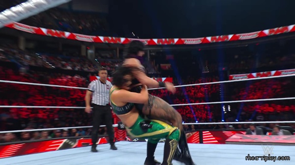WWE_Raw_10_16_23_Rhea_vs_Shayna_Featuring_Nia_Zoey_1196.jpg