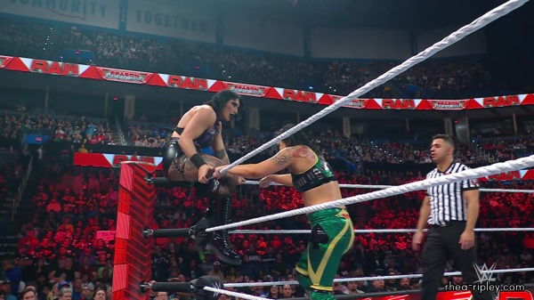 WWE_Raw_10_16_23_Rhea_vs_Shayna_Featuring_Nia_Zoey_1326.jpg