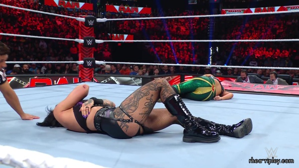 WWE_Raw_10_16_23_Rhea_vs_Shayna_Featuring_Nia_Zoey_1494.jpg