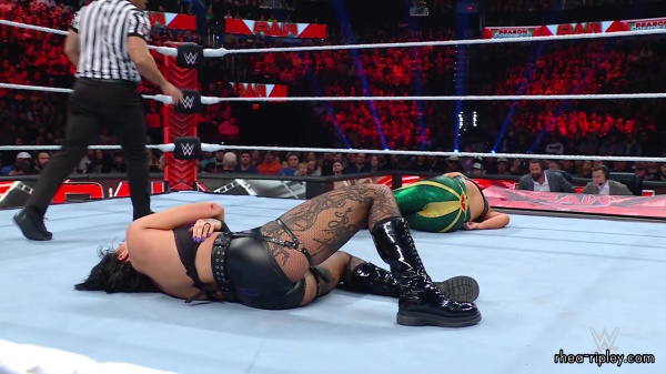 WWE_Raw_10_16_23_Rhea_vs_Shayna_Featuring_Nia_Zoey_1500.jpg