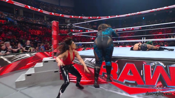WWE_Raw_10_16_23_Rhea_vs_Shayna_Featuring_Nia_Zoey_1544.jpg