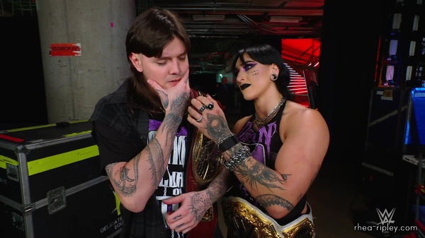 WWE_Raw_10_23_23_Dominik_Rhea_Backstage_Segment_100.jpg