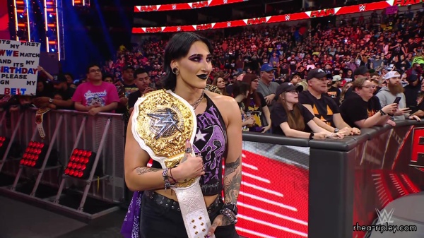 WWE_Raw_10_23_23_Rhea_Ringside_250.jpg