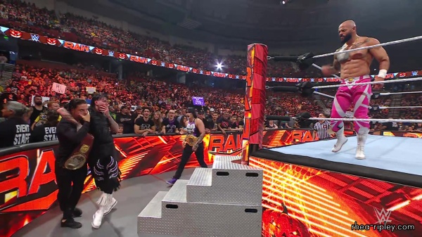 WWE_Raw_10_30_23_Rhea_Ringside_641.jpg