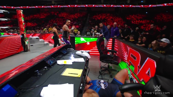 WWE_Raw_12_18_23_Ivy_Rhea_Ringside_Ivy_Attacks_Rhea_0740.jpg