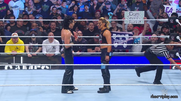 WWE_Survivor_Series_2023_Rhea_vs_Zoey_1381.jpg