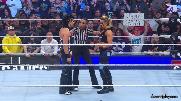 WWE_Survivor_Series_2023_Rhea_vs_Zoey_1395.jpg