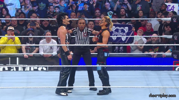 WWE_Survivor_Series_2023_Rhea_vs_Zoey_1400.jpg