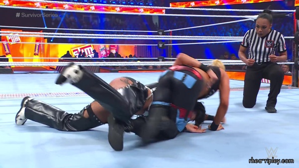 WWE_Survivor_Series_2023_Rhea_vs_Zoey_1486.jpg