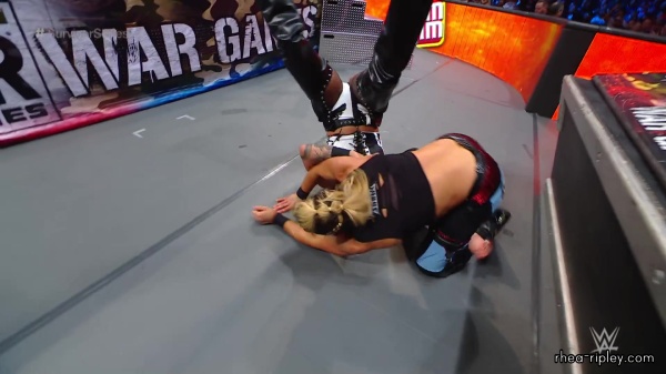WWE_Survivor_Series_2023_Rhea_vs_Zoey_1558.jpg