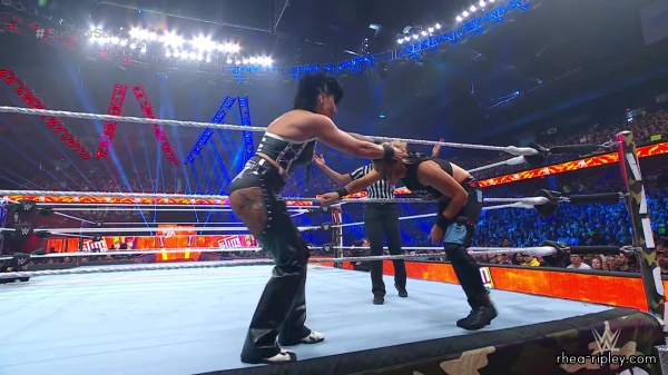 WWE_Survivor_Series_2023_Rhea_vs_Zoey_1700.jpg