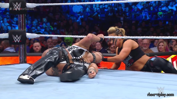 WWE_Survivor_Series_2023_Rhea_vs_Zoey_1762.jpg