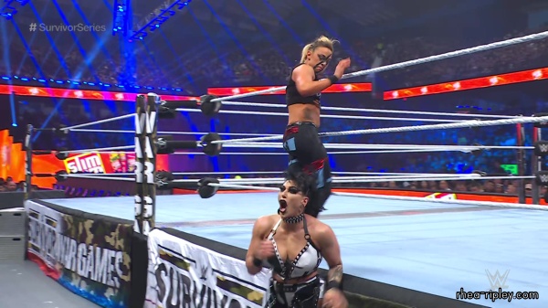 WWE_Survivor_Series_2023_Rhea_vs_Zoey_1837.jpg