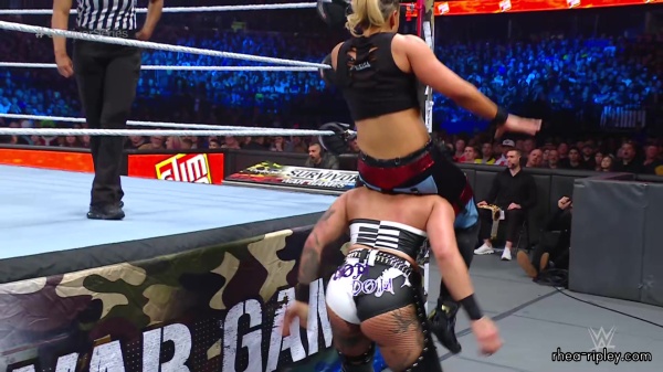 WWE_Survivor_Series_2023_Rhea_vs_Zoey_1868.jpg