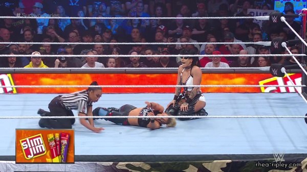 WWE_Survivor_Series_2023_Rhea_vs_Zoey_2095.jpg
