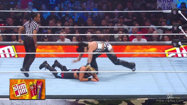 WWE_Survivor_Series_2023_Rhea_vs_Zoey_2100.jpg