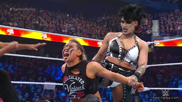WWE_Survivor_Series_2023_Rhea_vs_Zoey_2210.jpg