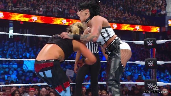 WWE_Survivor_Series_2023_Rhea_vs_Zoey_2402.jpg